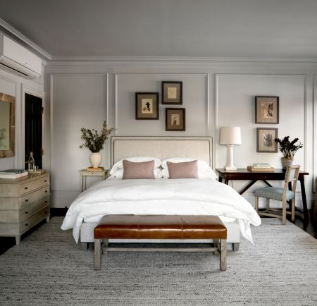 A view of the bedroom